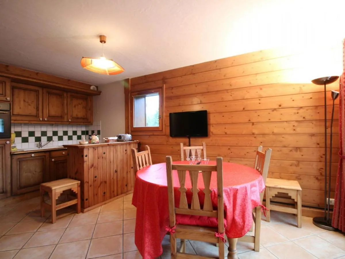 Apartment 3 Pieces Cabine Avec Parking, Pres Des Pistes Et Commerces - Fr-1-572-55 Les Carroz d'Araches