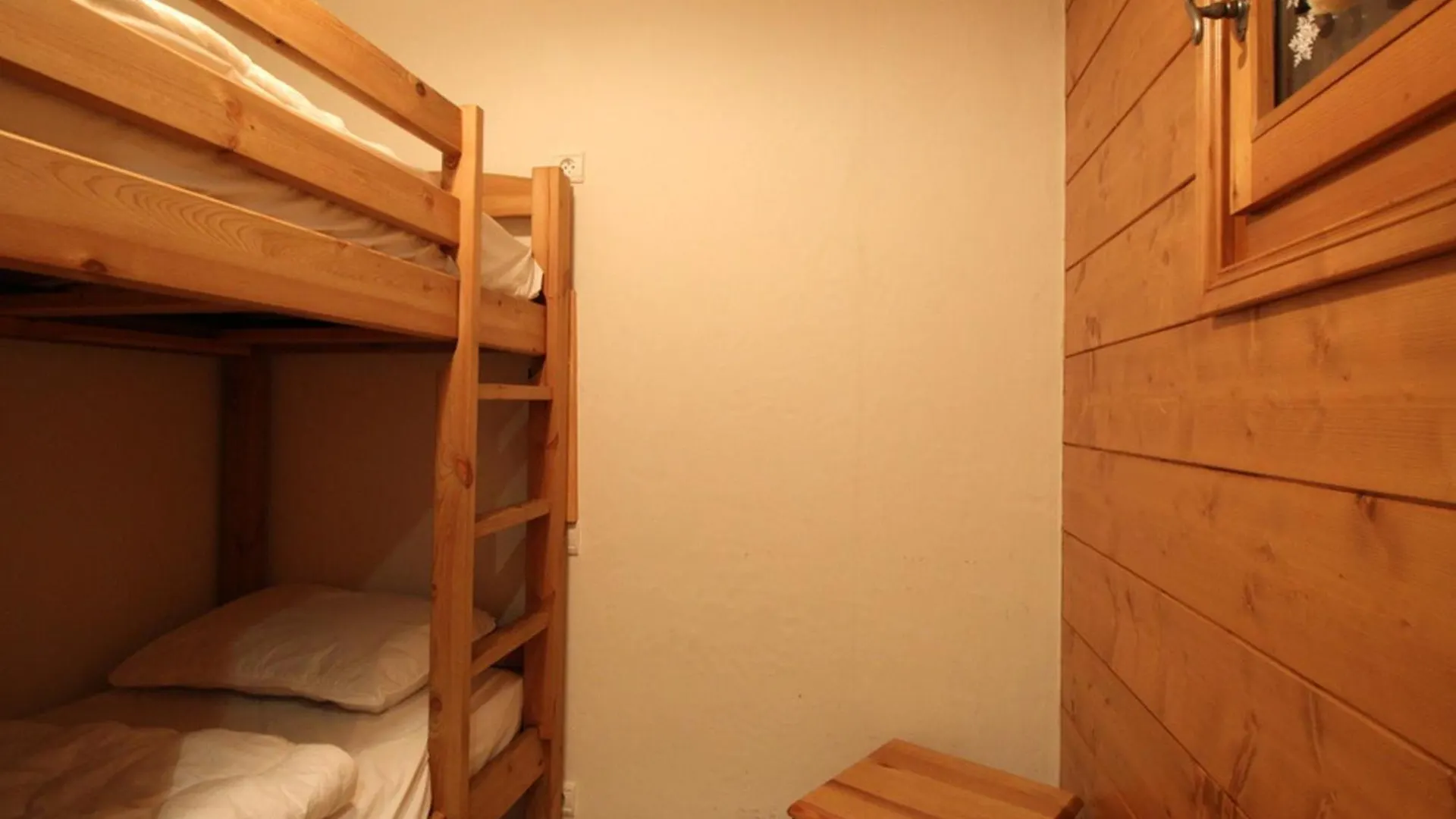 3 Pieces Cabine Avec Parking, Pres Des Pistes Et Commerces - Fr-1-572-55 Les Carroz d'Araches Apartment