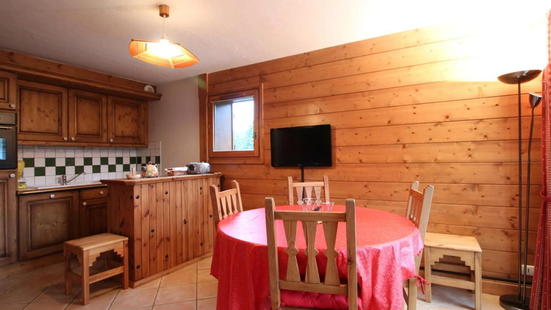 3 Pieces Cabine Avec Parking, Pres Des Pistes Et Commerces - Fr-1-572-55 Les Carroz d'Araches